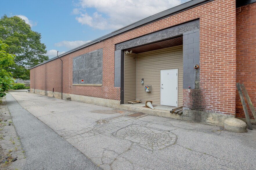 More Photos Of 3661 W Shore Rd, Warwick Warehouse For Sale