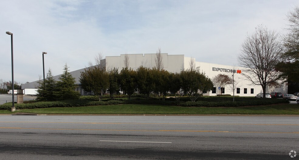 More Photos Of 1300 Northbrook Pky, Suwanee Warehouse For Lease