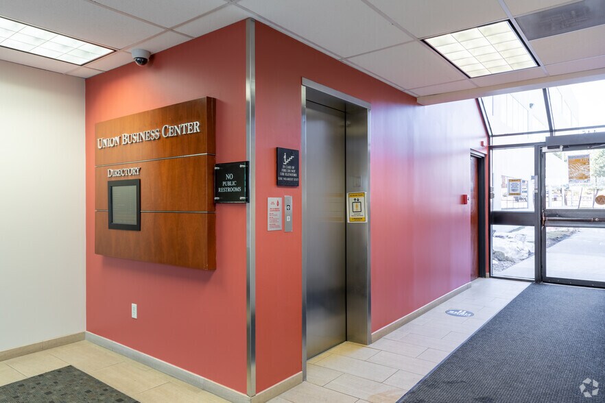 More Photos Of 445 Union Blvd, Lakewood Office For Lease