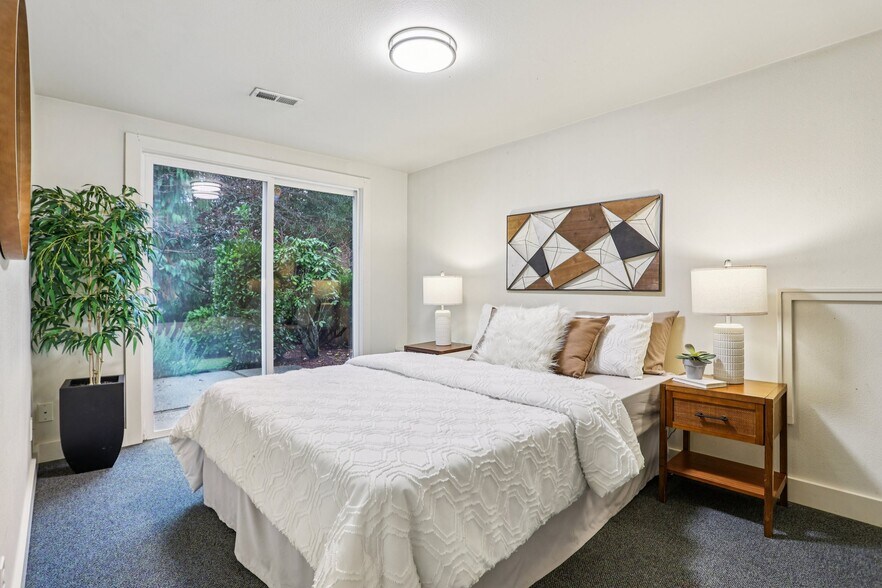 More Photos Of 5733 155th Ave NE, Redmond Apartments For Sale