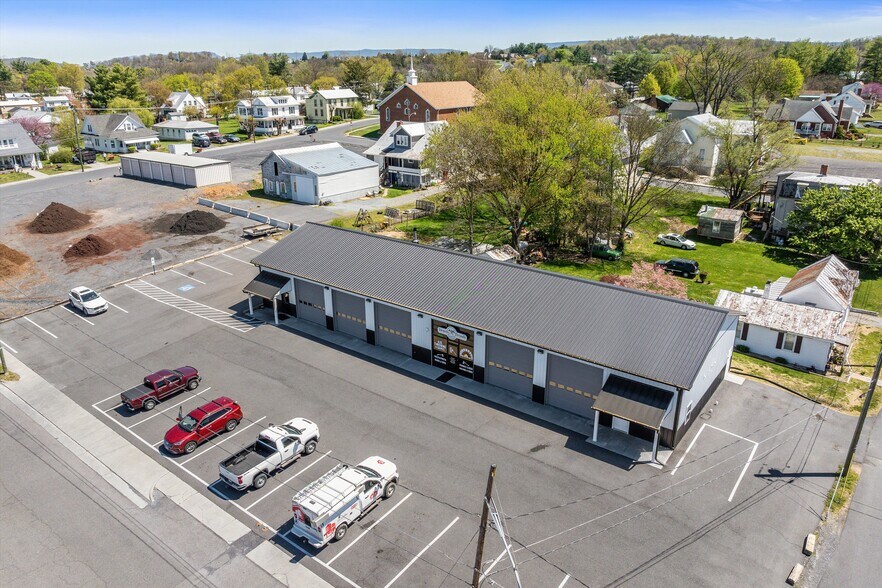 More Photos Of 171 N Central St, Broadway Flex For Sale