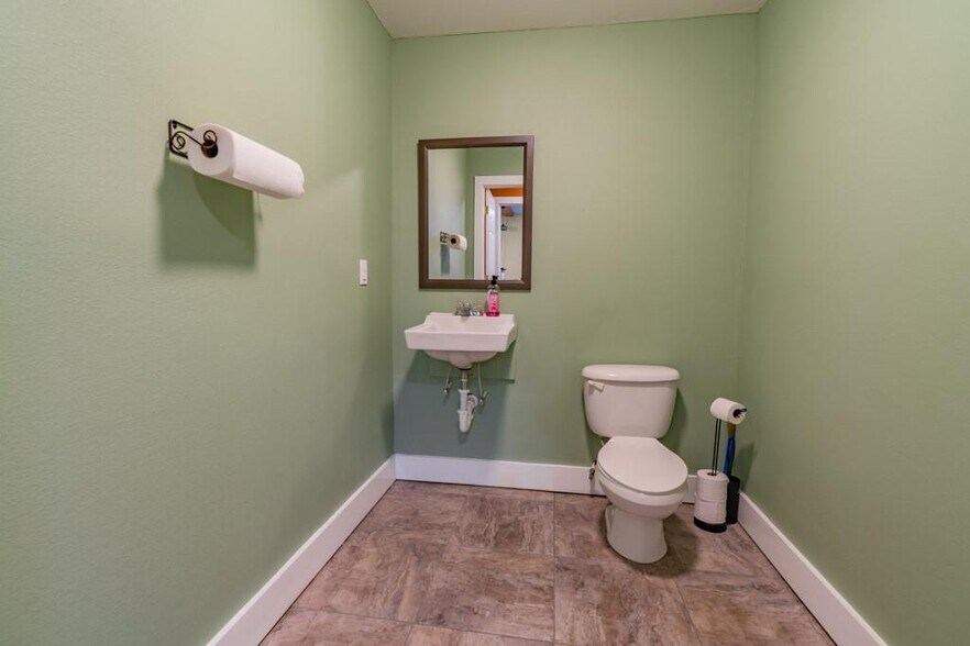 More Photos Of 1080 Main St NW, Lenoir Office For Sale