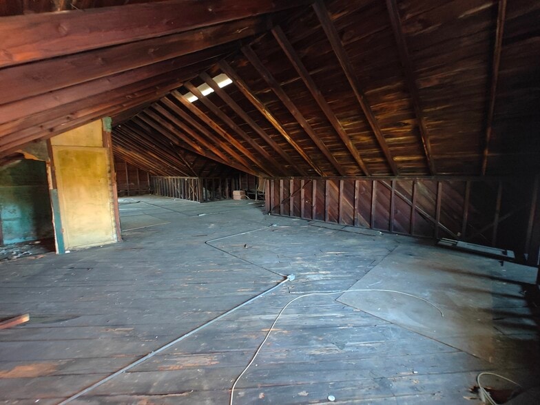 More Photos Of 2020 N Main St, Jacksonville Specialty For Sale