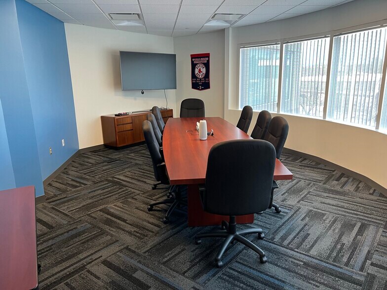 More Photos Of 138 River Rd, Andover Office For Lease