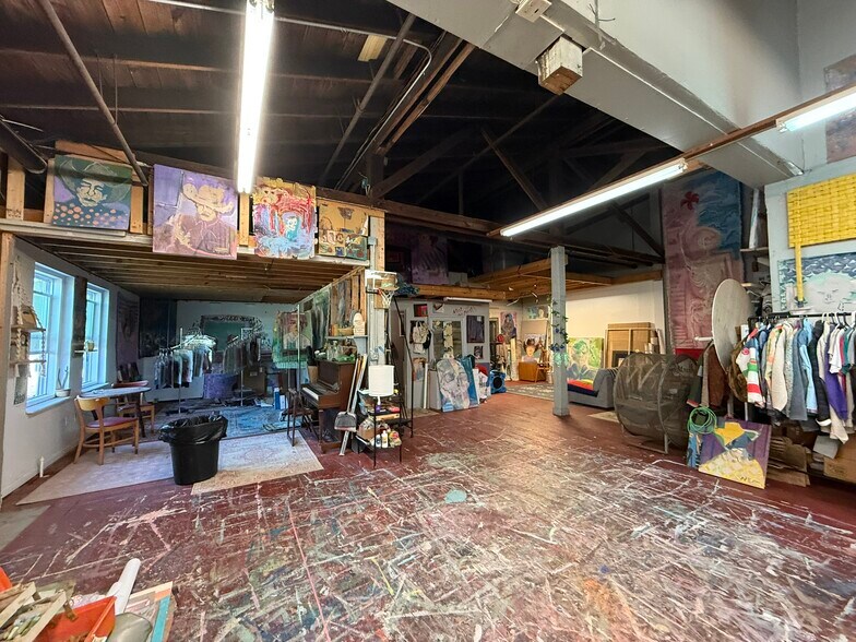 More Photos Of 2894 Pringle St, North Charleston Light Manufacturing For Lease