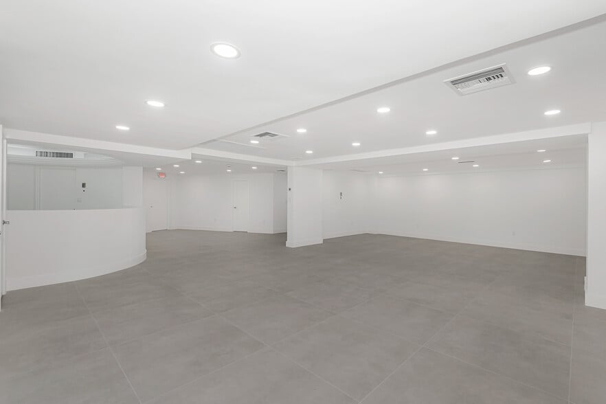 More Photos Of 5401 Collins Ave, Miami Beach Apartments For Sale