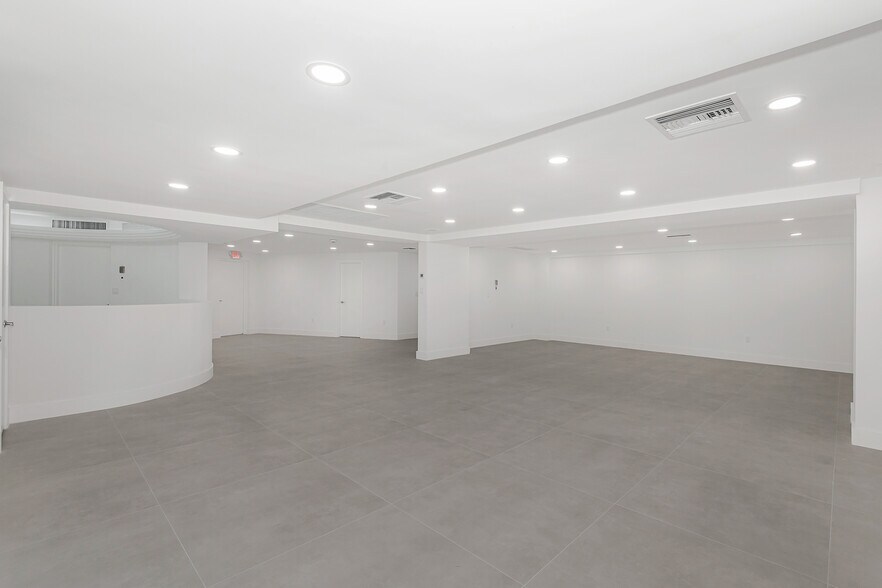 More Photos Of 5401 Collins Ave, Miami Beach Apartments For Sale