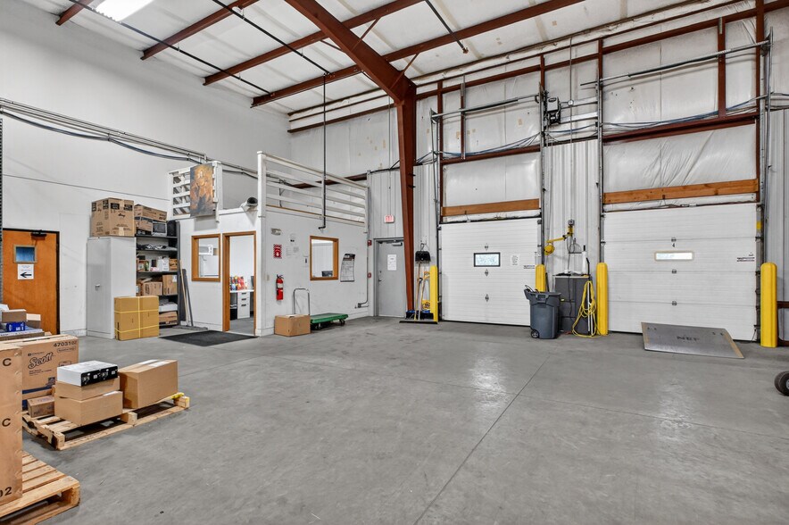 More Photos Of 1202 Sunridge Dr, Saint Cloud Warehouse For Sale