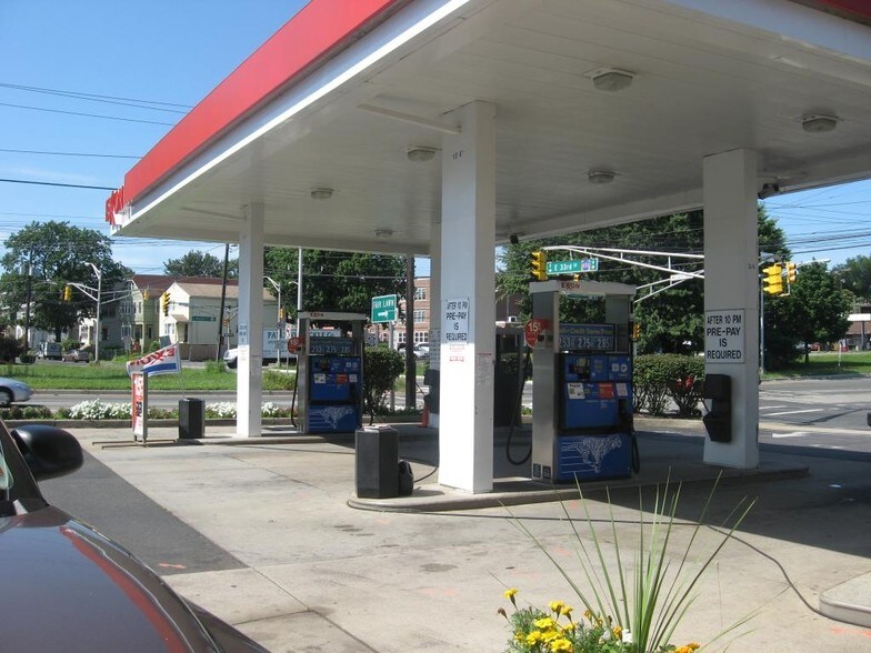 Primary Photo Of 19 E 33rd St, Paterson Service Station For Lease