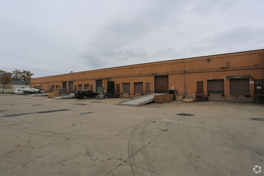 More Photos Of 29313 Clemens Rd, Westlake Light Manufacturing For Lease