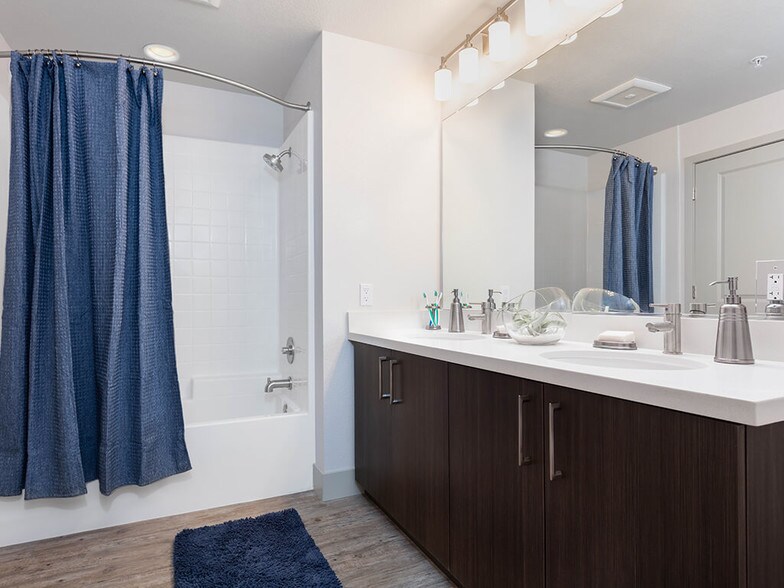 More Photos Of 1375-1411 Sycamore Ave, Hercules Unknown For Lease