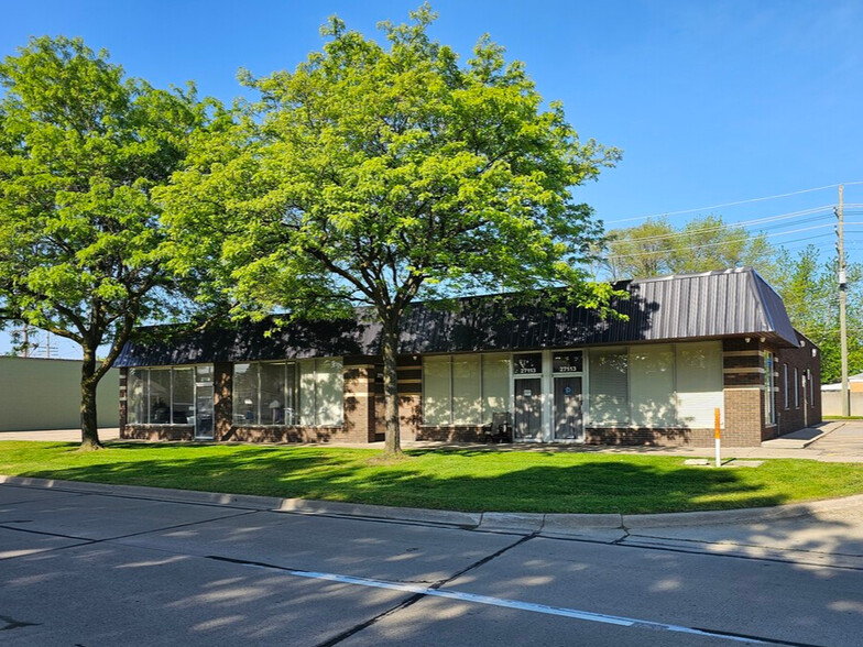 Primary Photo Of 27109-27113 Harper Ave, Saint Clair Shores Medical For Lease