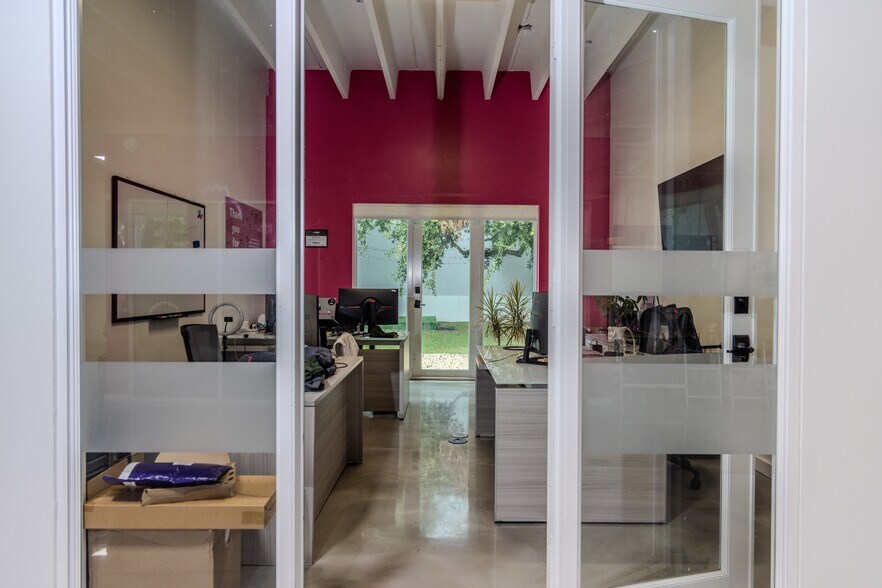 More Photos Of 350-360 NE 60th St, Miami Loft Creative Space For Lease