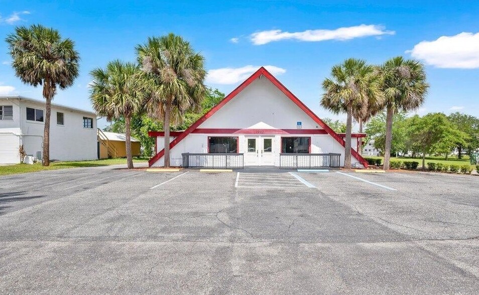 Primary Photo Of 1903 S Ridgewood Ave, Daytona Beach Bar For Sale