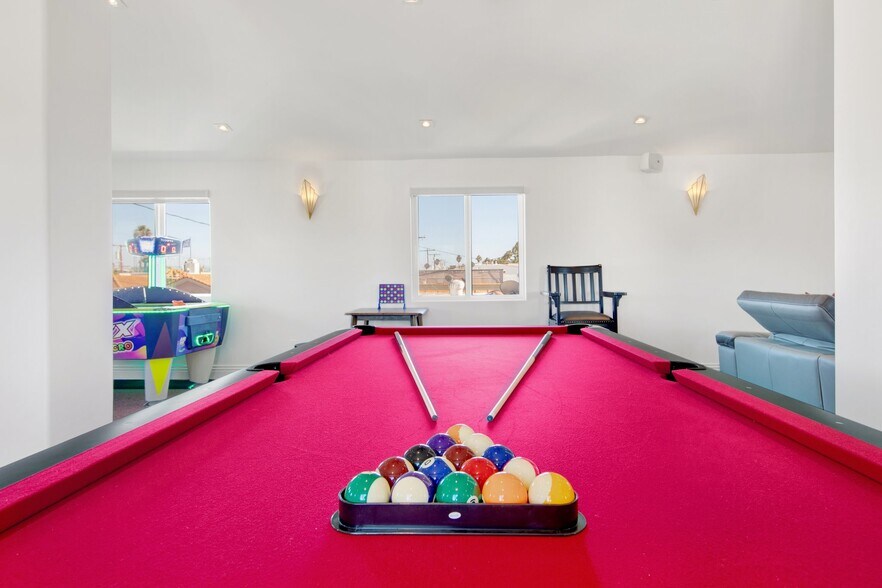 More Photos Of 5121 E Ocean Blvd, Long Beach Apartments For Sale