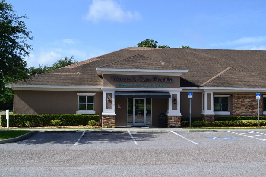 Primary Photo Of 16301 Fishhawk Blvd, Lithia Medical For Lease