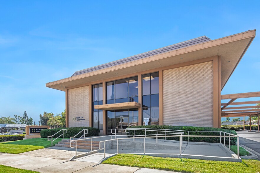 More Photos Of 559 N Mountain Ave, Upland Unknown For Lease