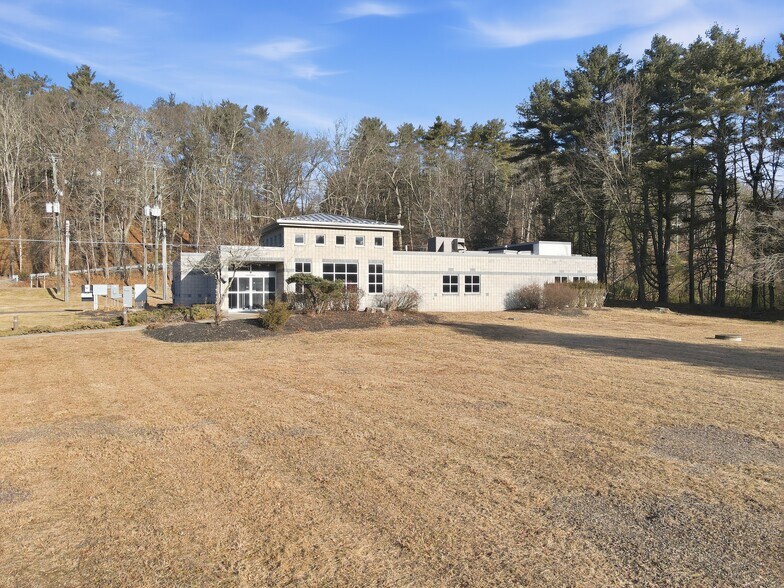 More Photos Of 113 Pocono Dr, Milford Office For Sale