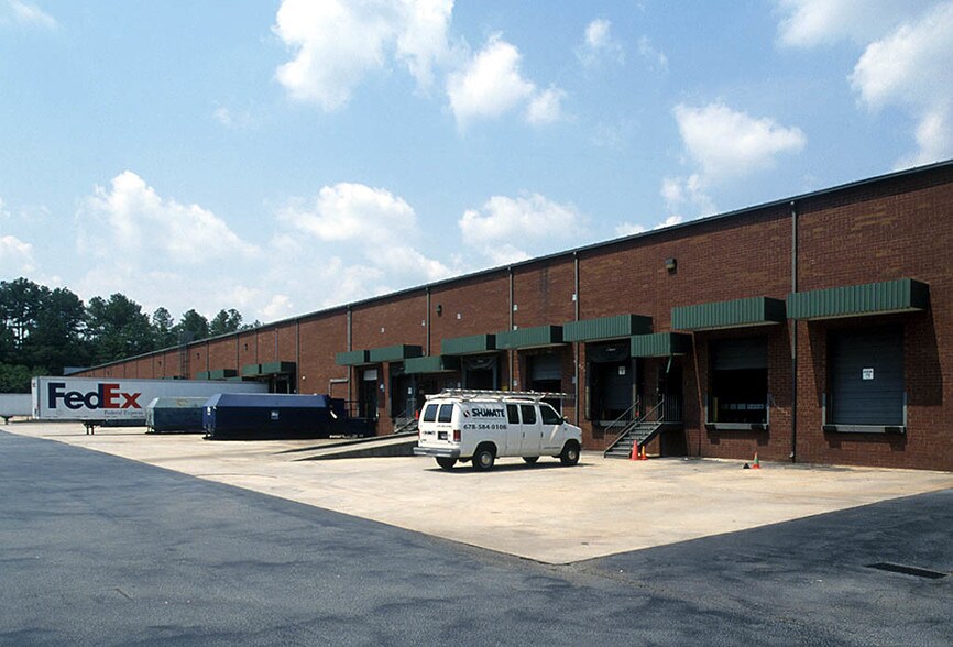 More Photos Of 11820 Wills Rd, Alpharetta Warehouse For Lease