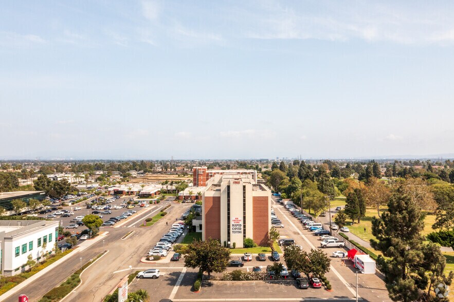 More Photos Of 17822 Beach Blvd, Huntington Beach Medical For Lease