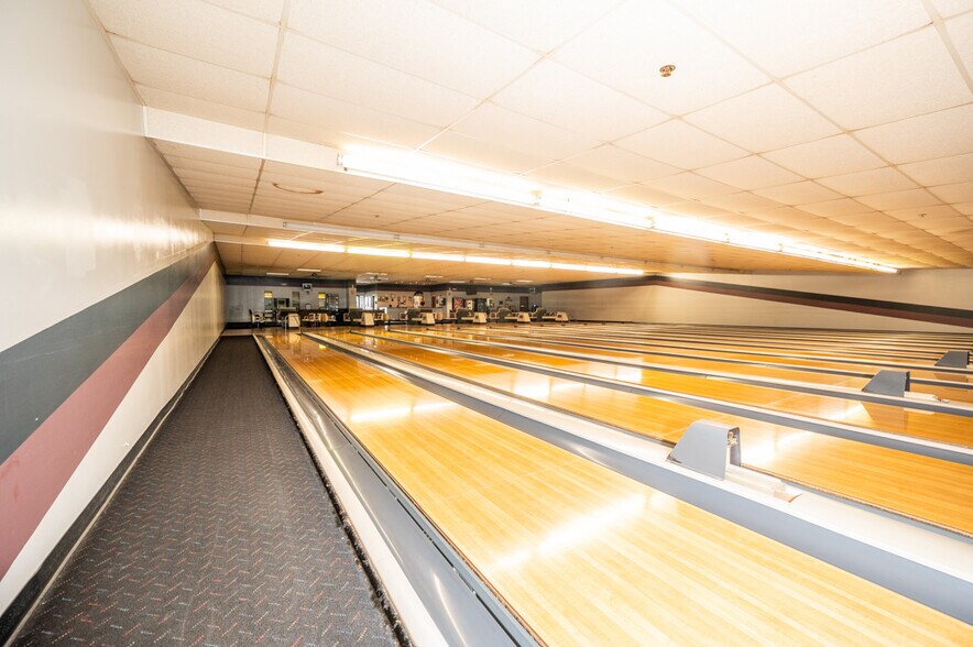 More Photos Of 1849 Gardner Ln NW, Corydon Sports And Entertainment For Sale