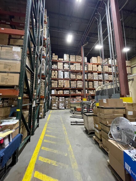 More Photos Of 55 Talmadge Rd, Edison Warehouse For Lease