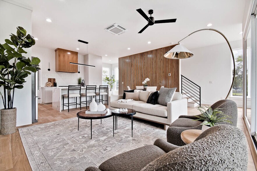 More Photos Of 204 9th St, Bentonville Apartments For Sale