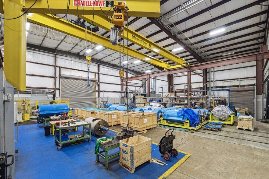 More Photos Of 25707 Southwest Fwy, Rosenberg Light Manufacturing For Sale