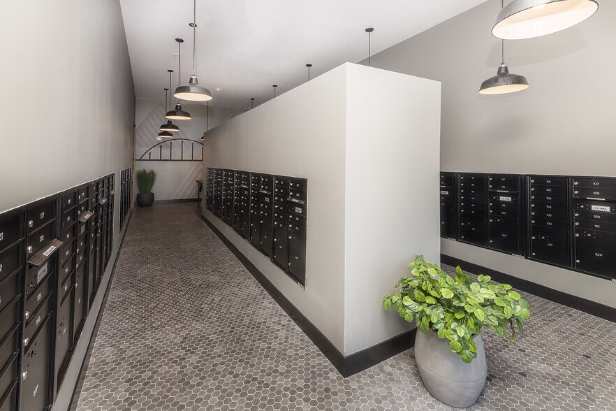 More Photos Of 270 E Flatiron Crossing Dr, Broomfield Apartments For Lease