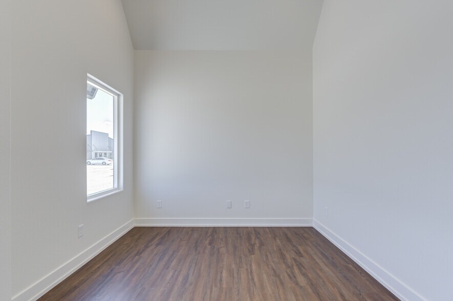 More Photos Of 11418 CR 2220, Lubbock Warehouse For Sale