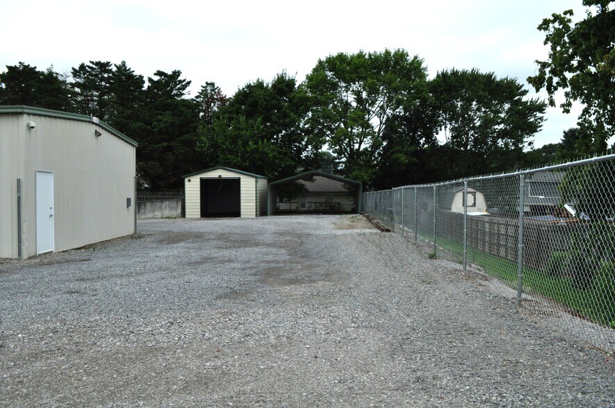 More Photos Of 2333 W Emory Rd, Powell Industrial For Sale