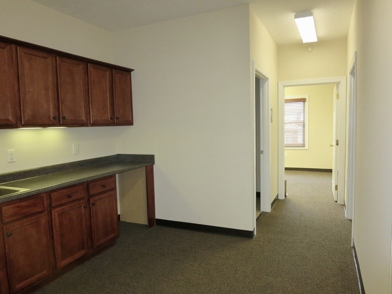 More Photos Of 321 Dick St, Fayetteville Medical For Sale