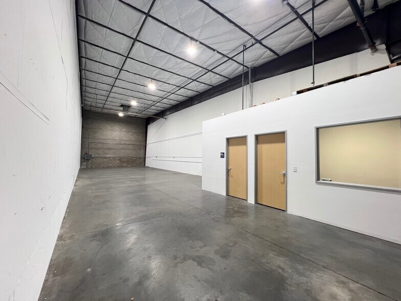 More Photos Of 6325 S Pecos Rd, Las Vegas Warehouse For Lease