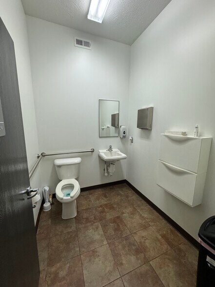 More Photos Of 12012 Roberts Rd, La Vista Warehouse For Sale