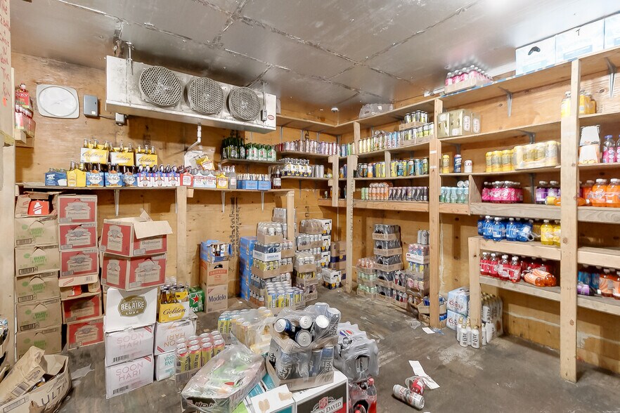 More Photos Of 7016 Page Ave, Saint Louis General Retail For Sale