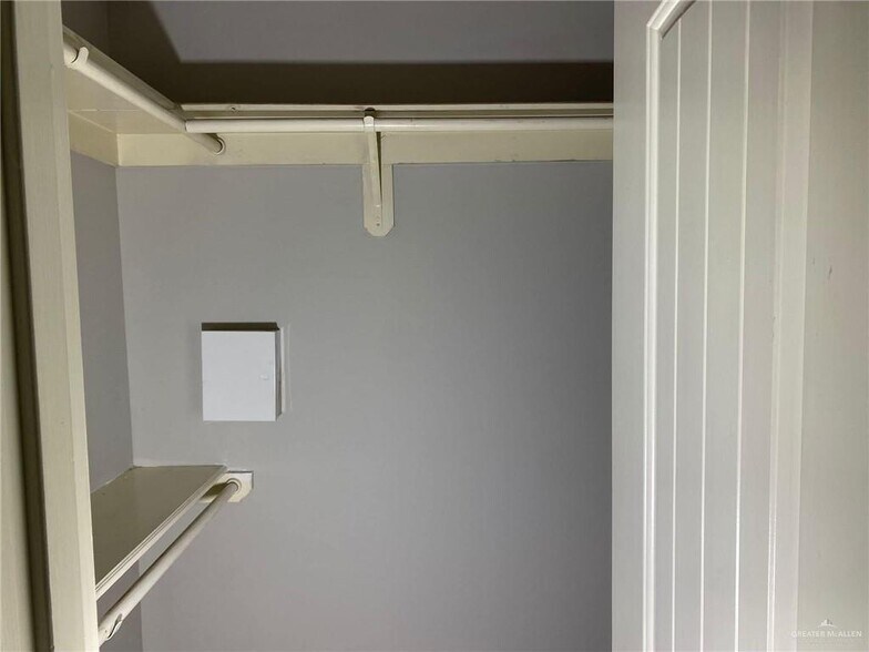 More Photos Of 3008 E Diamondhead Ave, Alton Apartments For Sale