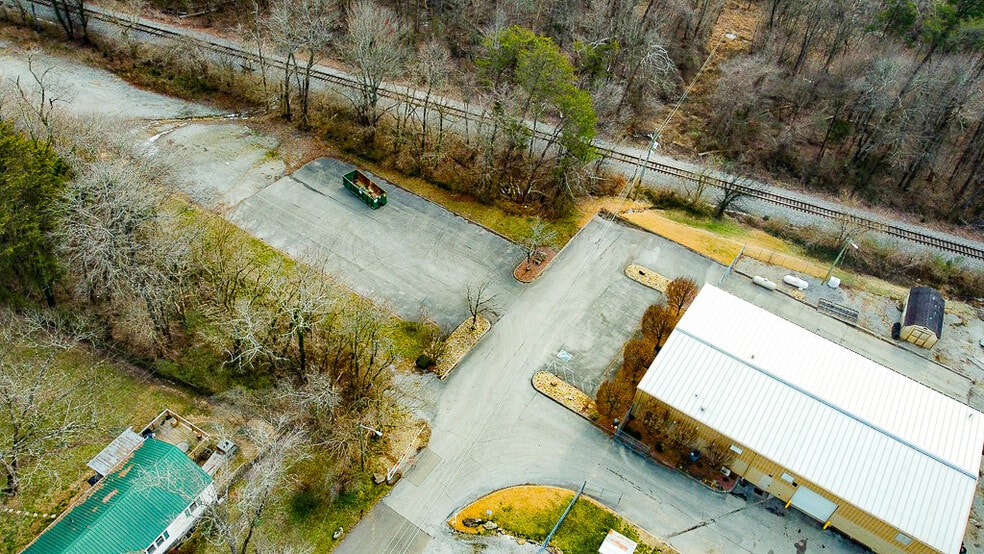 More Photos Of 4605 Vie St, Knoxville Warehouse For Lease