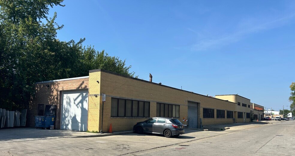 More Photos Of 3450 N Kostner Ave, Chicago Manufacturing For Lease