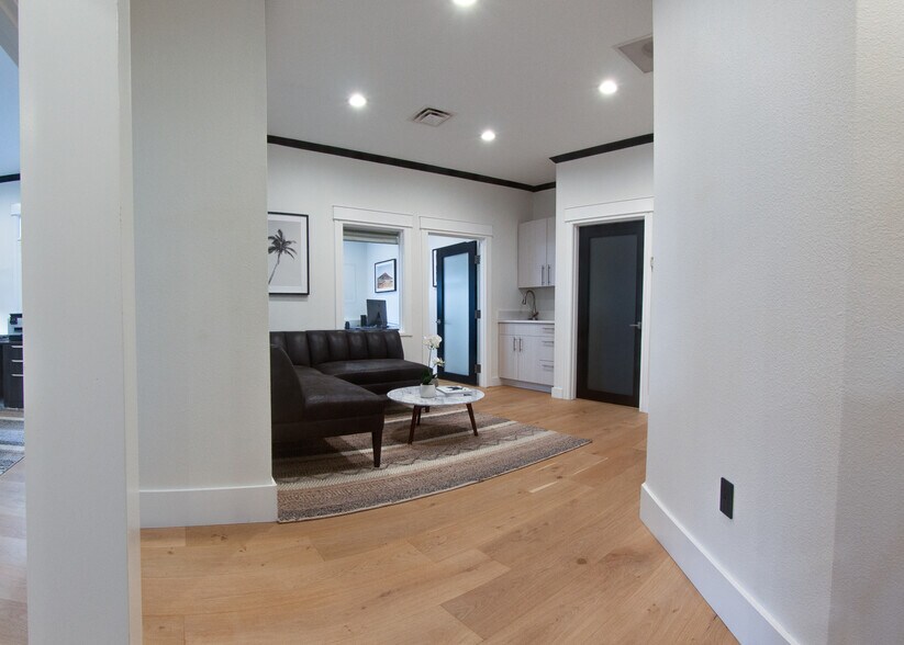 More Photos Of 68 Inverness Ln E, Englewood Loft Creative Space For Lease