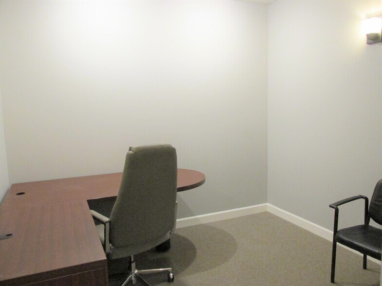More Photos Of 245-285 Stonegate Rd, Algonquin Medical For Sale