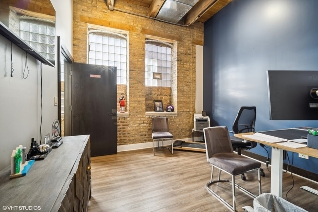 More Photos Of 1348 W Concord Pl, Chicago Office For Sale