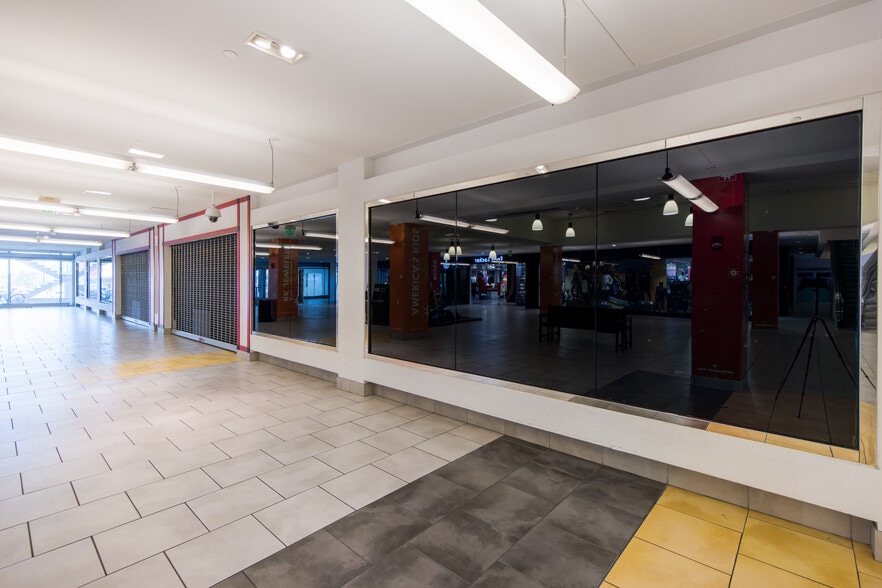 More Photos Of 2301-2401 Liberty Heights Ave, Baltimore Unknown For Lease