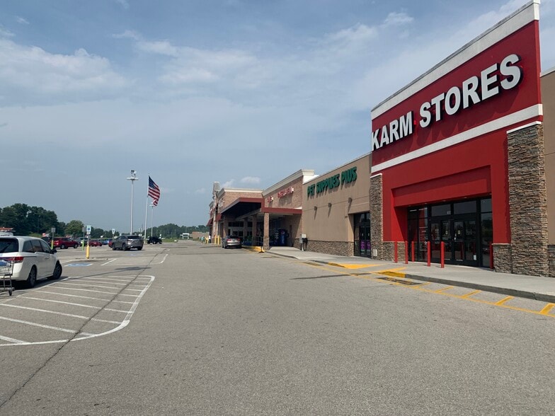 More Photos Of Chapman Hwy @ JOhn Sevier Highway, Knoxville Unknown For Lease