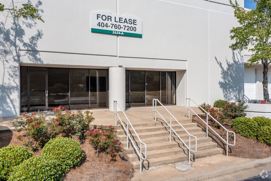 More Photos Of 2624 Weaver Way, Doraville Warehouse For Lease