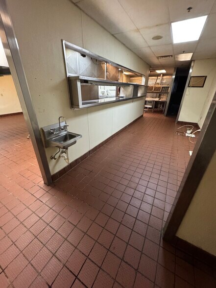 More Photos Of 1610 S Kellogg Ave, Ames General Retail For Sale