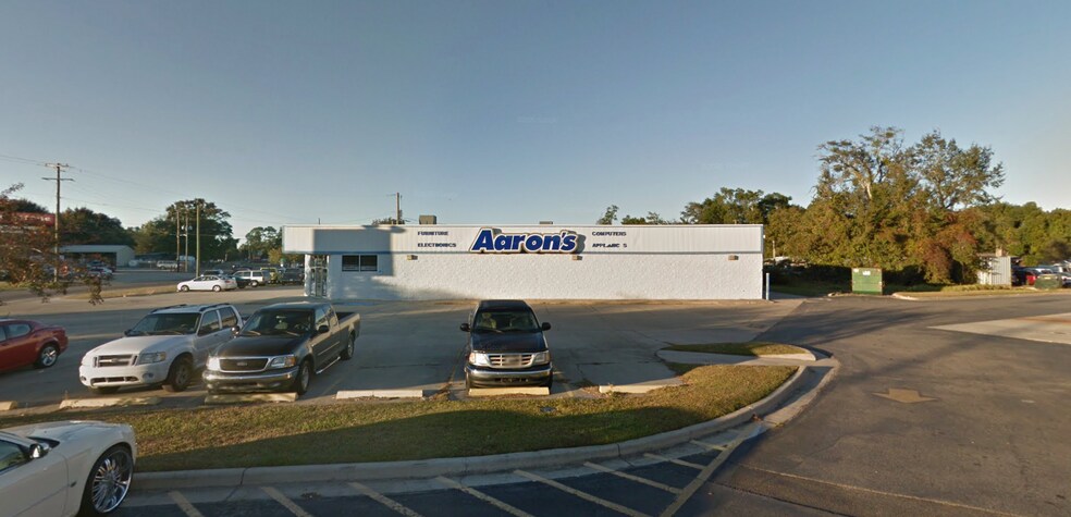 More Photos Of 18010 Pineville Rd, Long Beach Freestanding For Lease