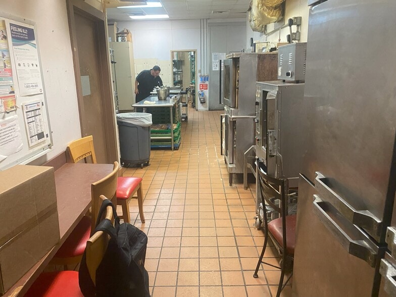 More Photos Of 3400 San Pedro, San Antonio Freestanding For Lease