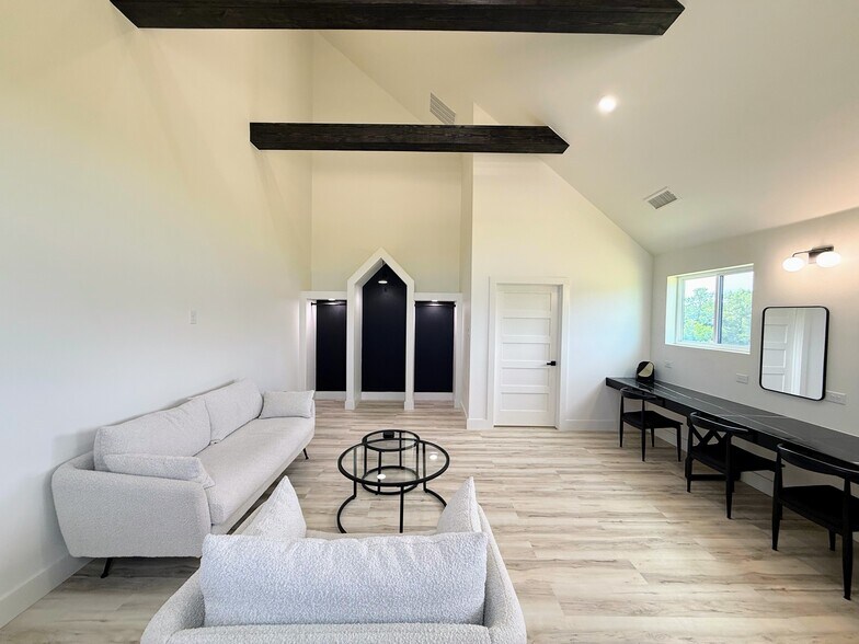 More Photos Of 1105 W Cottage Hill Pky, Celina Lodge Meeting Hall For Sale