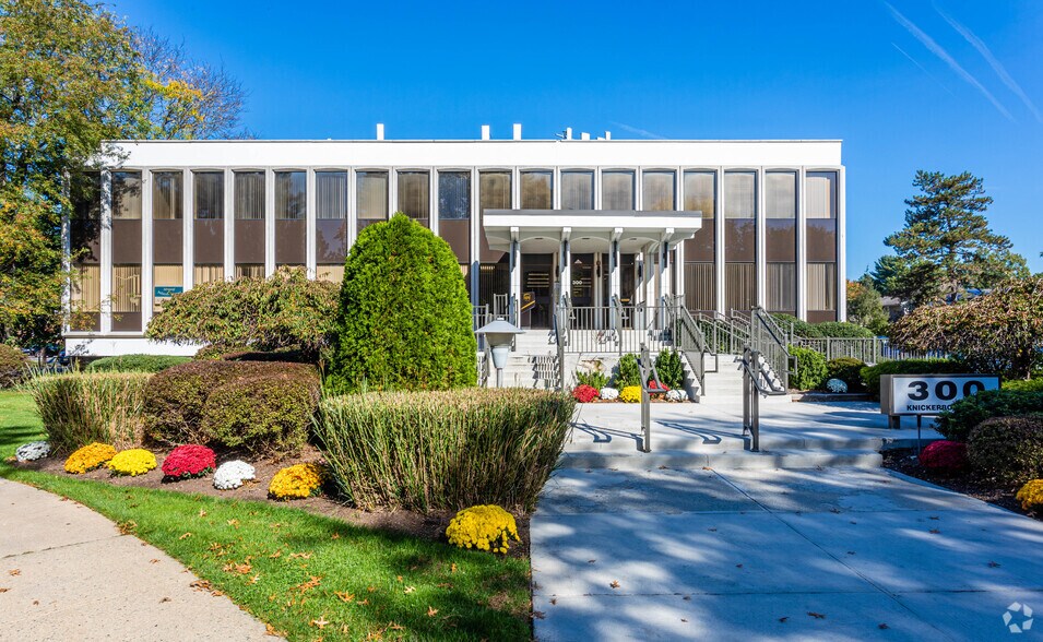 More Photos Of 300 Knickerbocker Rd, Cresskill Medical For Lease