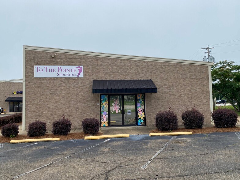 More Photos Of 1715 McCullough Blvd, Tupelo Flex For Lease